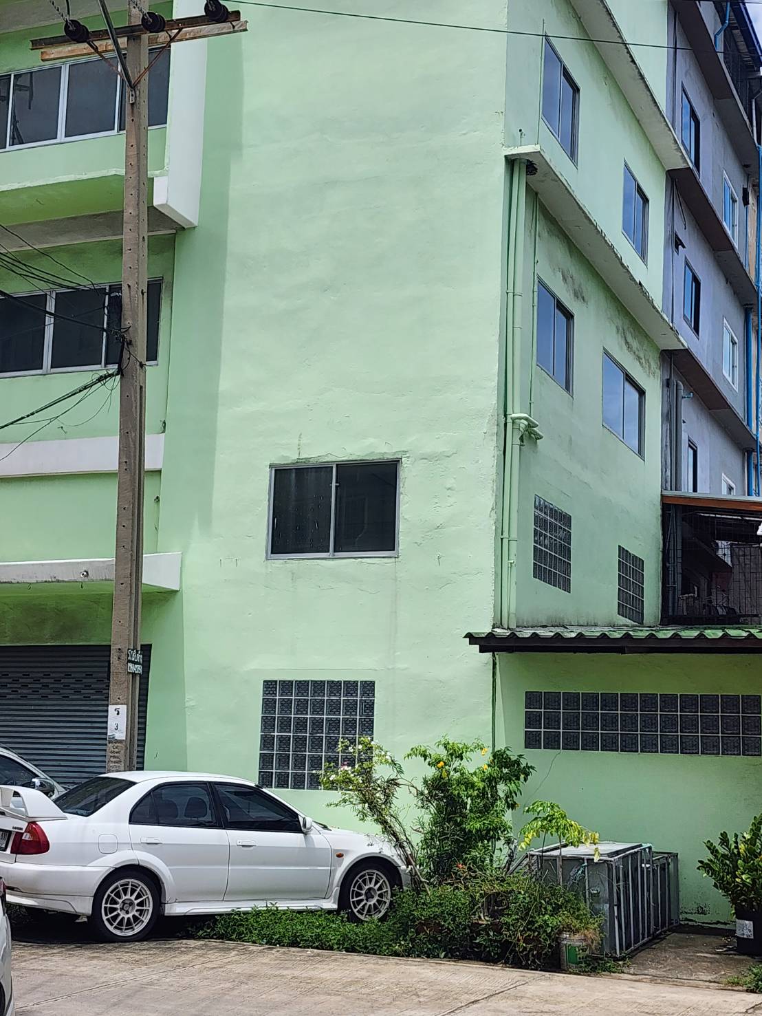 อาคารพาณิชย์ บางครุ/ตึกแถว 4 ชั้น 2 ห้องหัวมุม